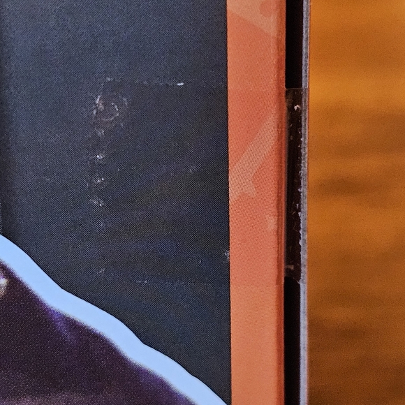 Jaws Tiny screens mini TV w/ remote - Picture 6 of 7